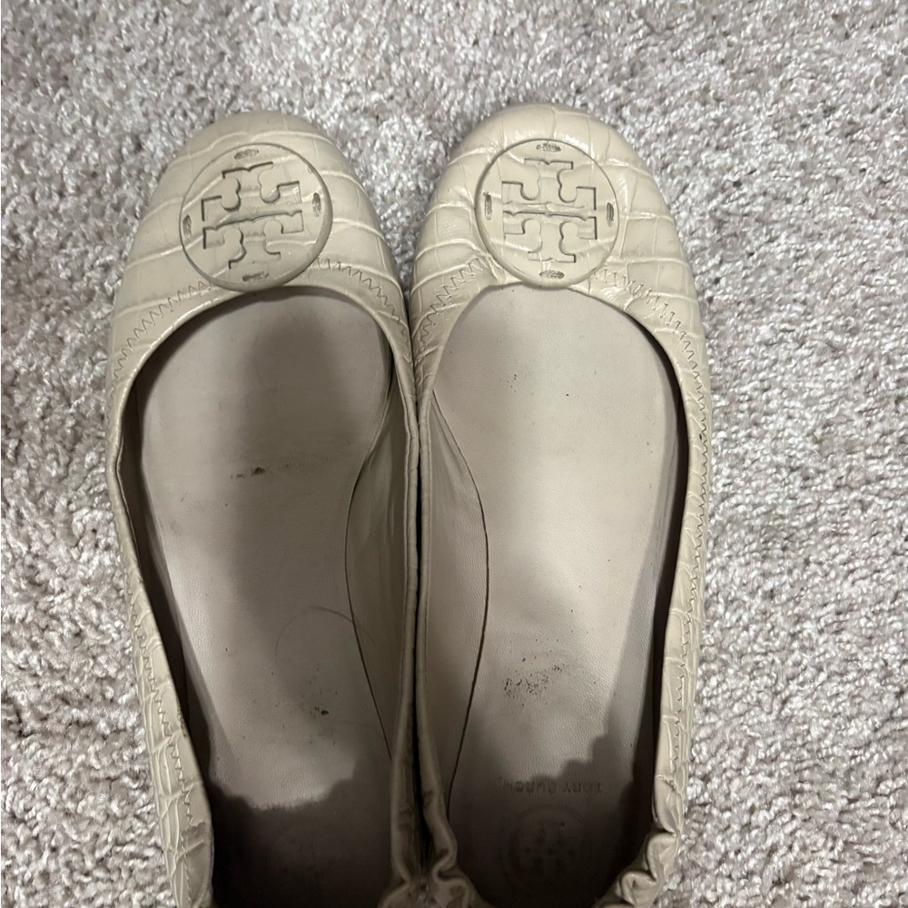 Tory Burch Minnie- Croc soft white 8.5